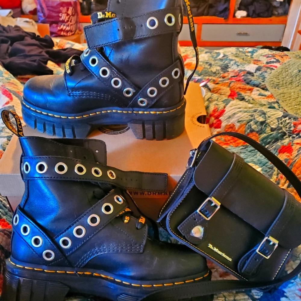 Dr Marten's bundle